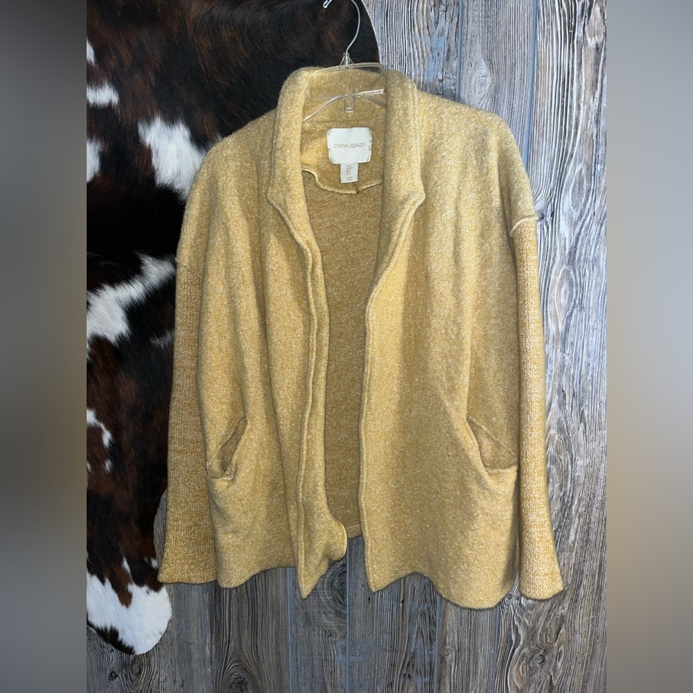 Cynthia Rowley size small gold open front coat jacket with fitted sleeves